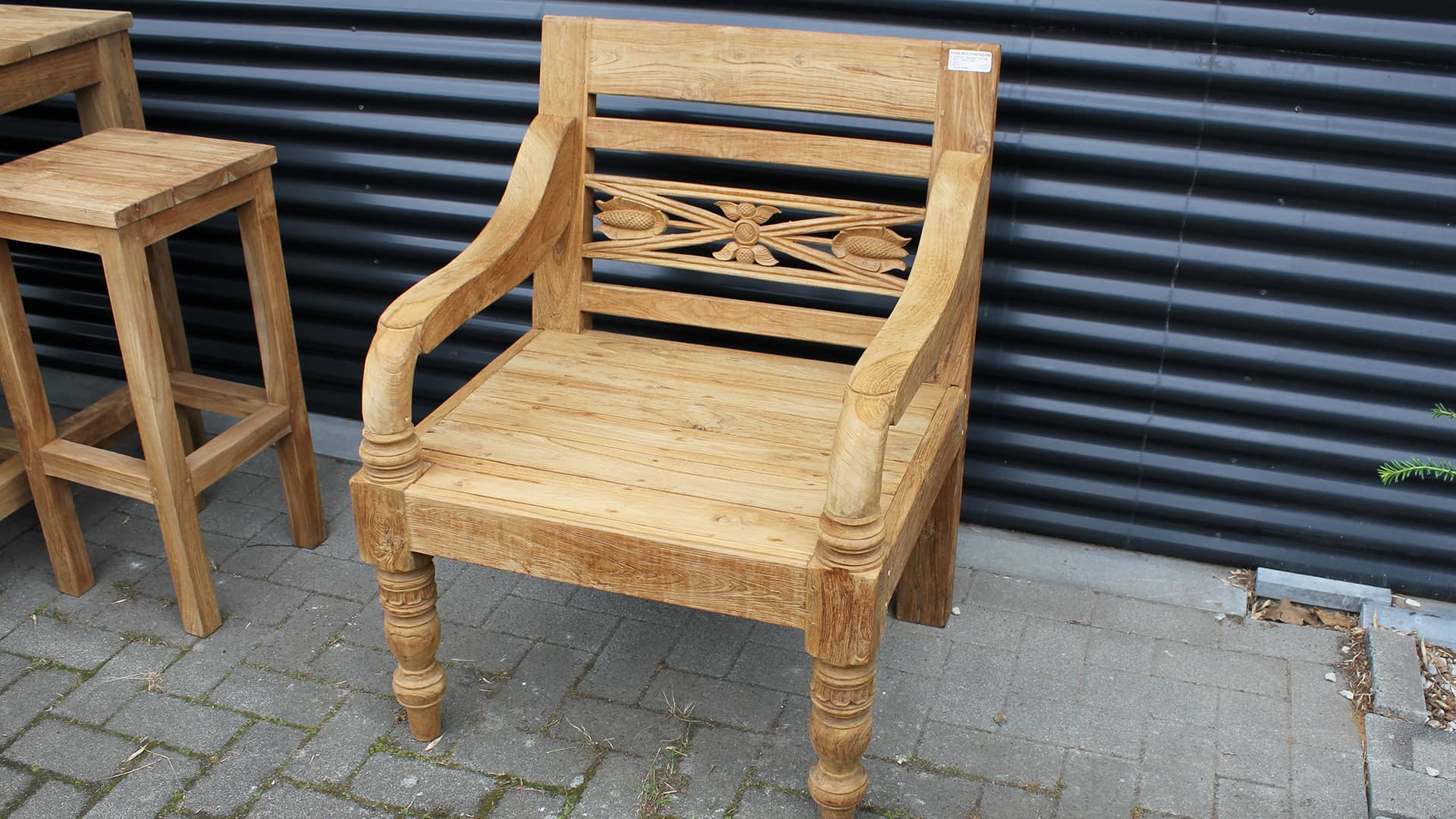 Zware teak tuinstoelen in massief geborsteld oud teak bij TEAK2.